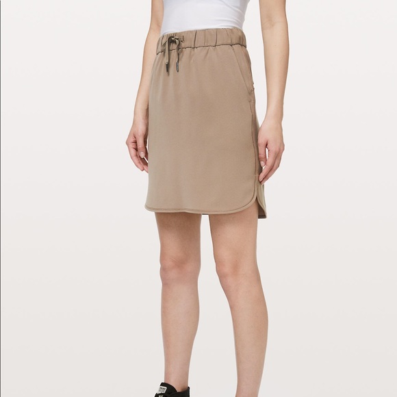 NWT Lululemon On the Fly Skirt Woven Size: 2 & 4 - Picture 2 of 5